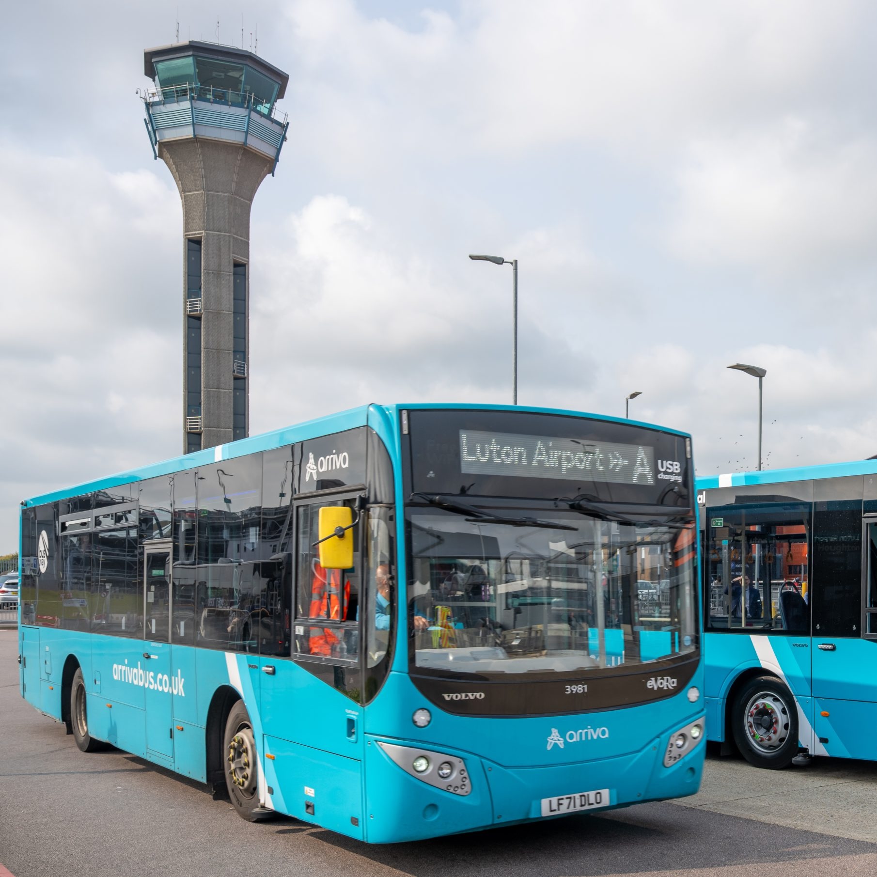 Free Bus Travel to & from Luton Airport for All Flyers in August - Arriva + Stagecoach