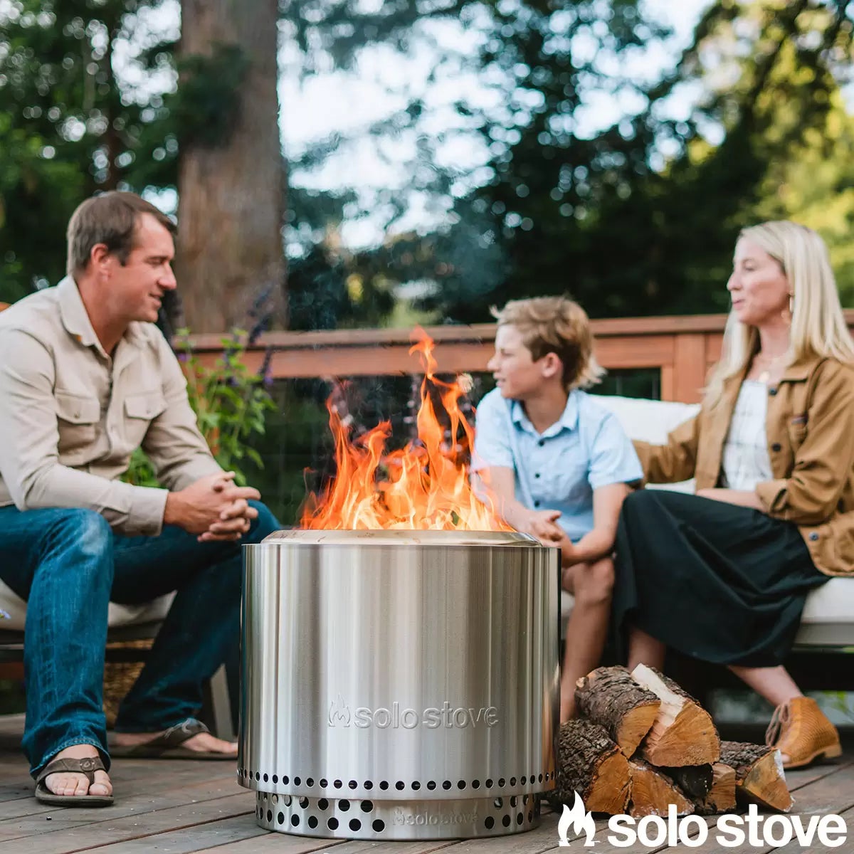 Solo Stove Bonfire 2.0 Wood Burning Stainless Steel Fire Pit Bundle in Chingford